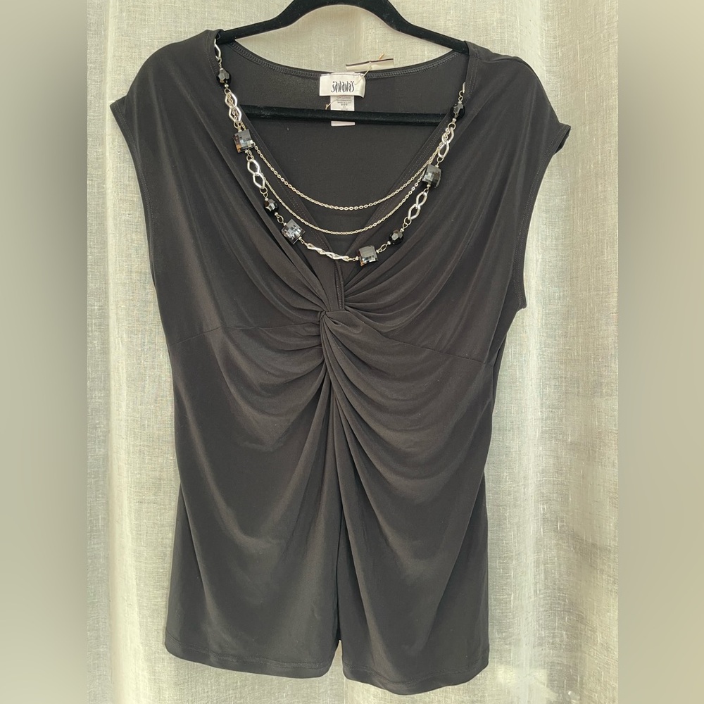 Twist front Top with Necklace detail